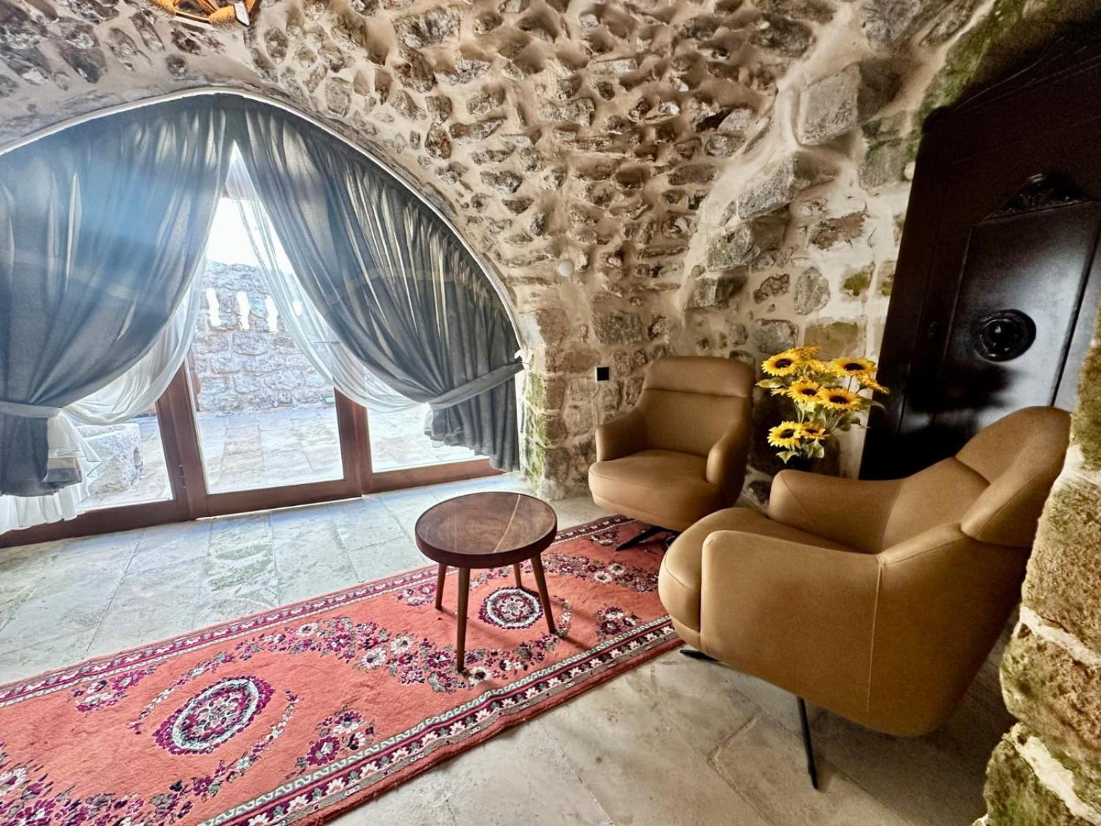מרדין Arev Hotel מראה חיצוני תמונה